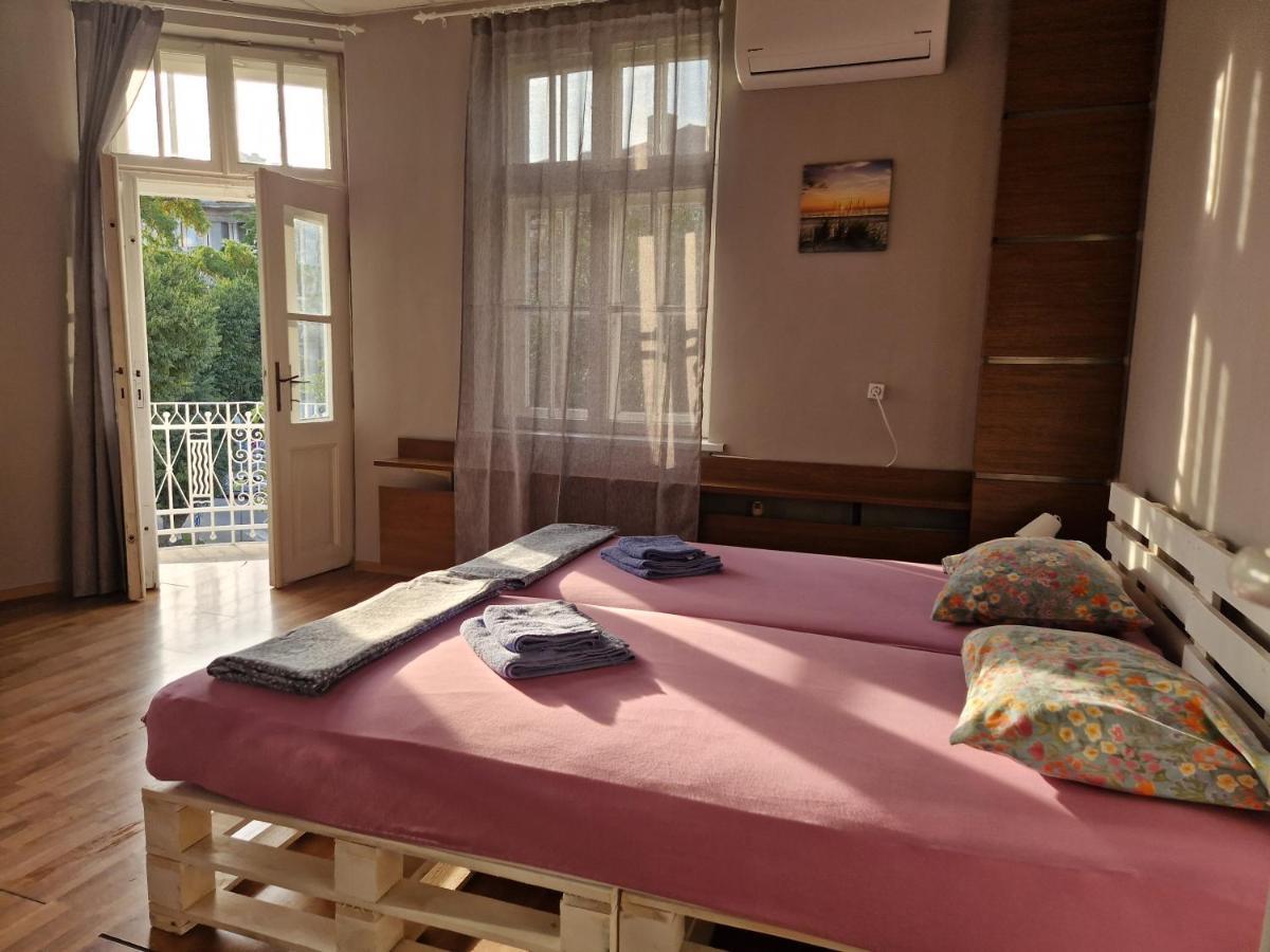 Lambo'S Corner Varna - Guest Rooms Exterior photo